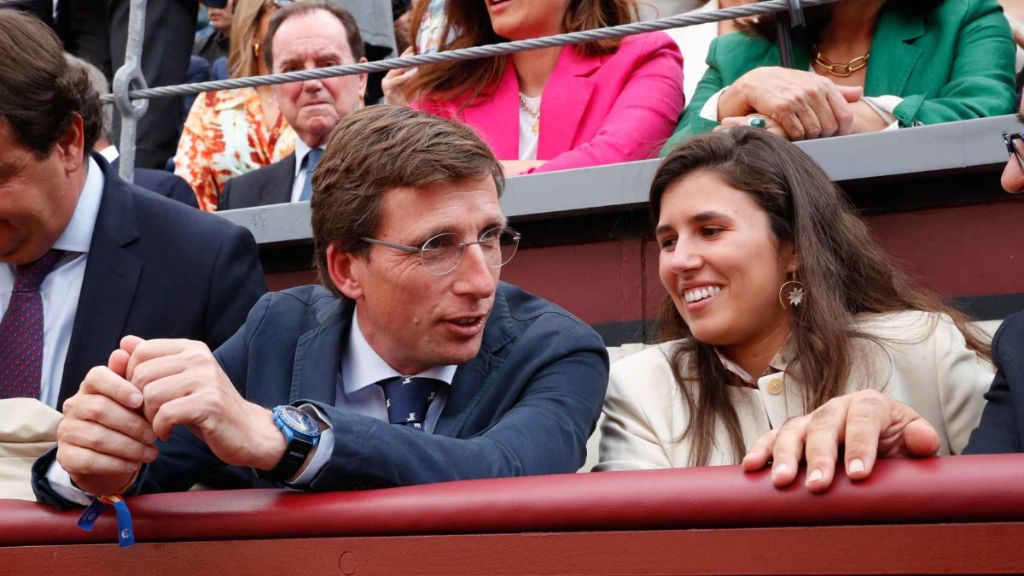 Almeida y Teresa Urquijo en la Plaza de Toros de Las Ventas