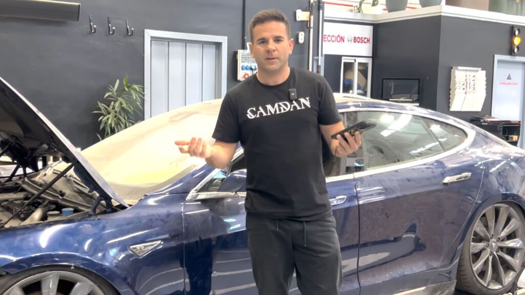 Ángel Gaitán, hablando sobre la fiabilidad de los Tesla.