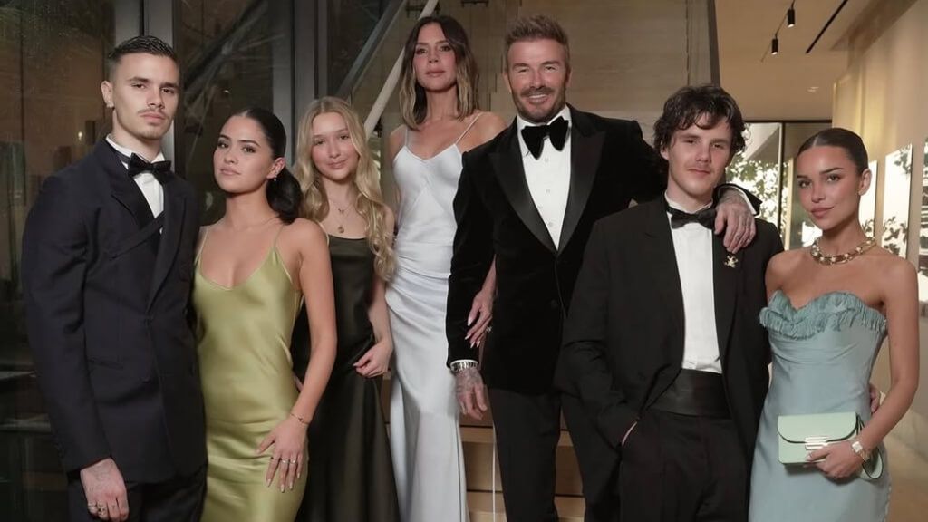  David Beckham junto a su familia en la celebración de su cumpleaños (Instagram: @victoriabeckham)