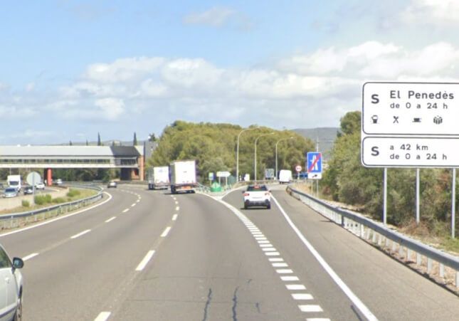  Tramo de la AP-7 a la altura del Penedès (Google Street View)