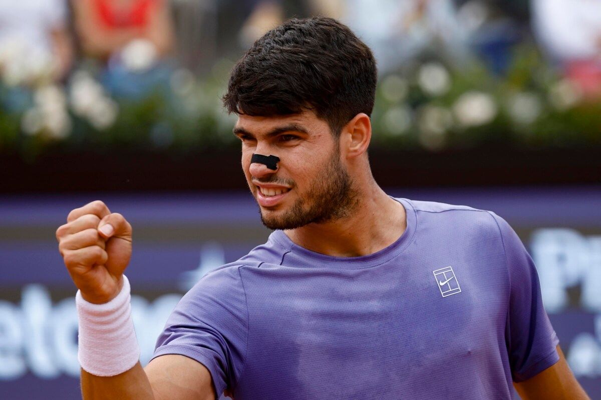  Carlos Alcaraz celebra un punto ante Jack Draper en Roma.