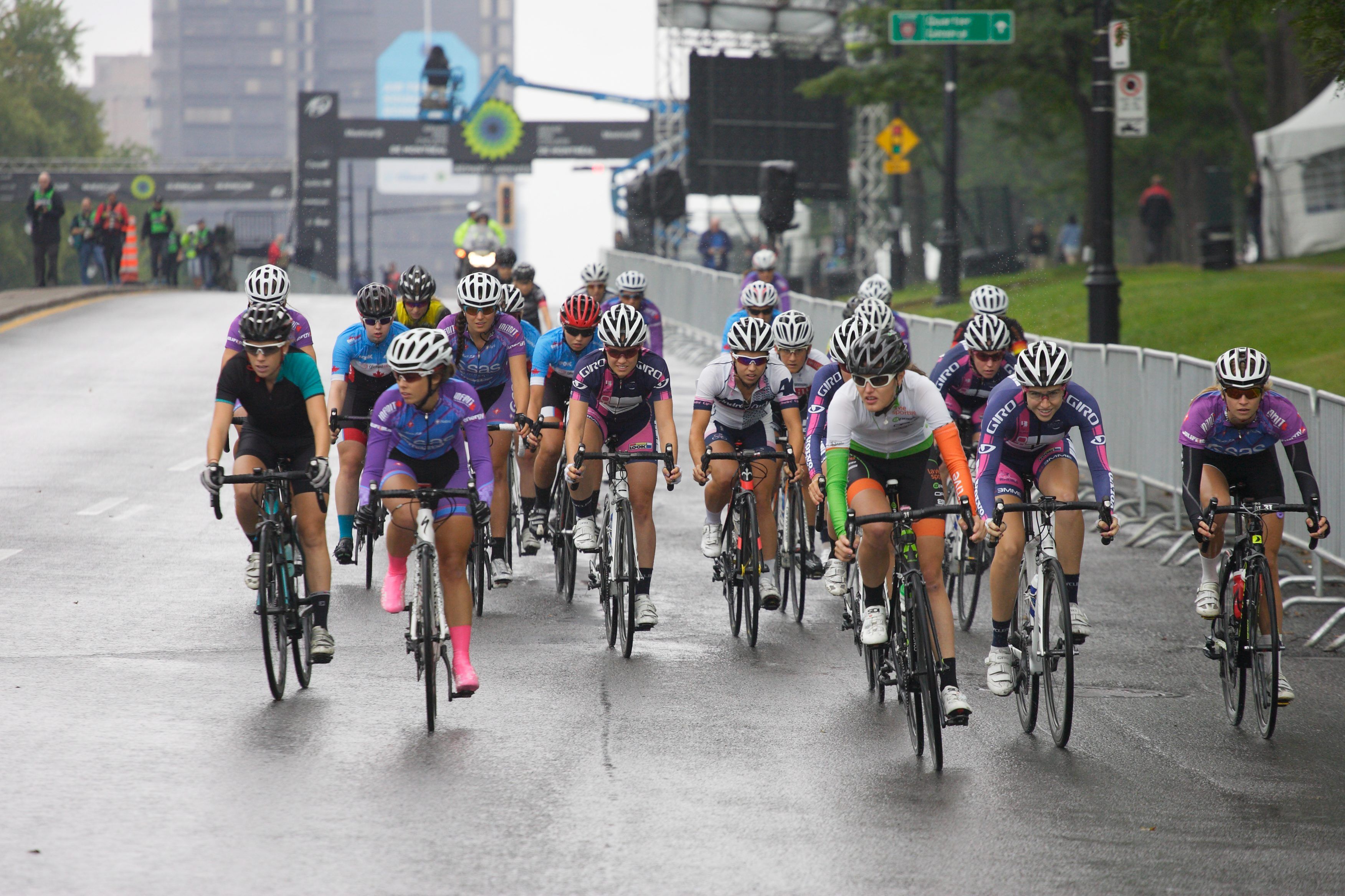 Competición nacional carrera femenina Canada.