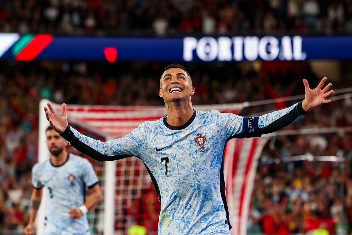  Cristiano Ronaldo celebra su gol 900 en el Portugal-Croacia.