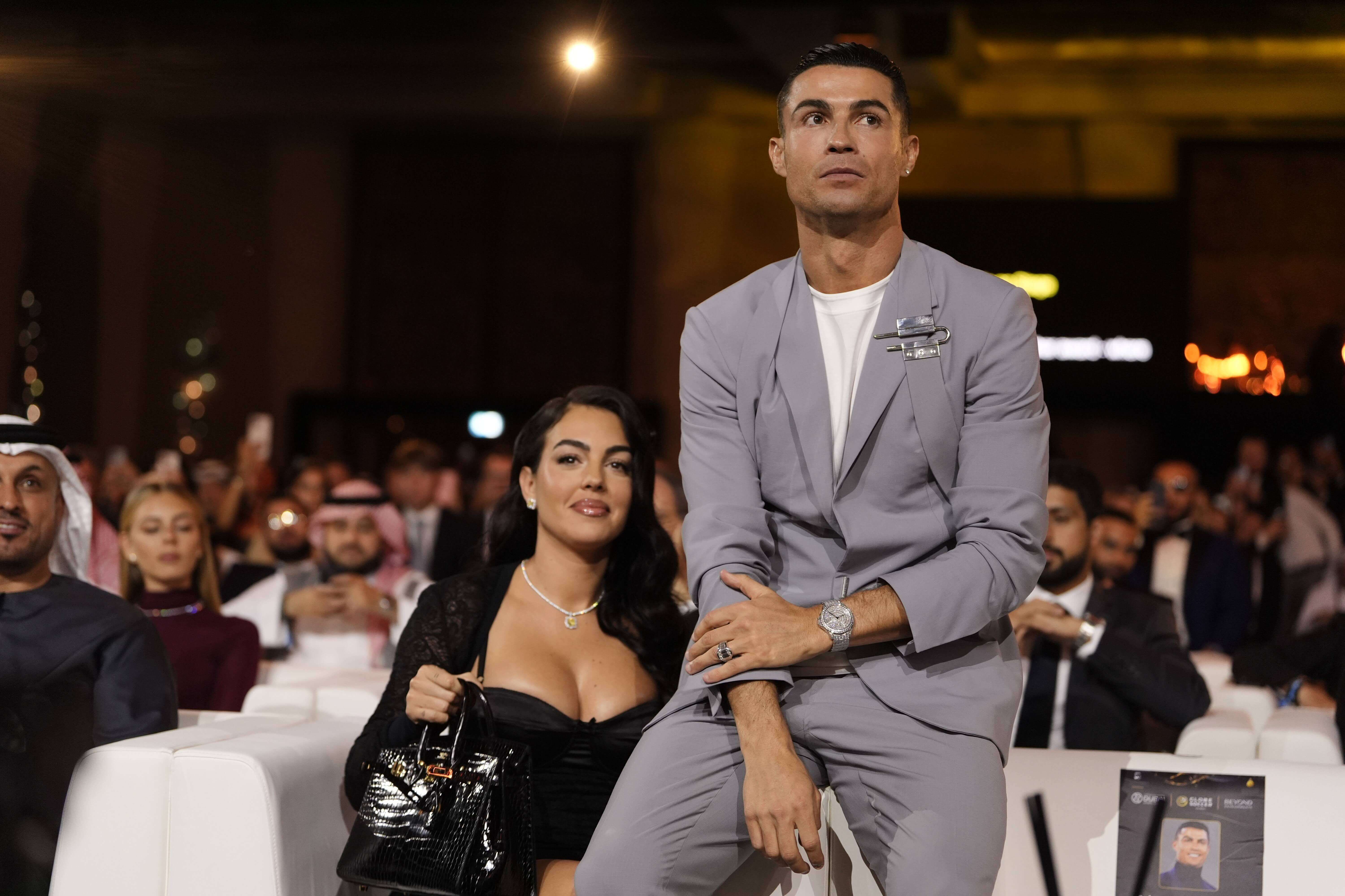  Cristiano Ronaldo, en los Globe Soccer Awards junto a Georgina.