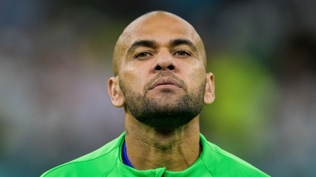  Dani Alves en un partido con Brasil