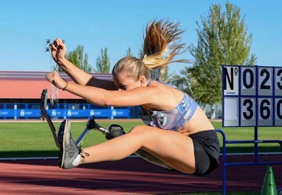  Desirée Vila, en un salto.