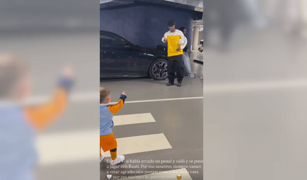  Vinicius jugando con el hijo pequeño de Fede Valverde
