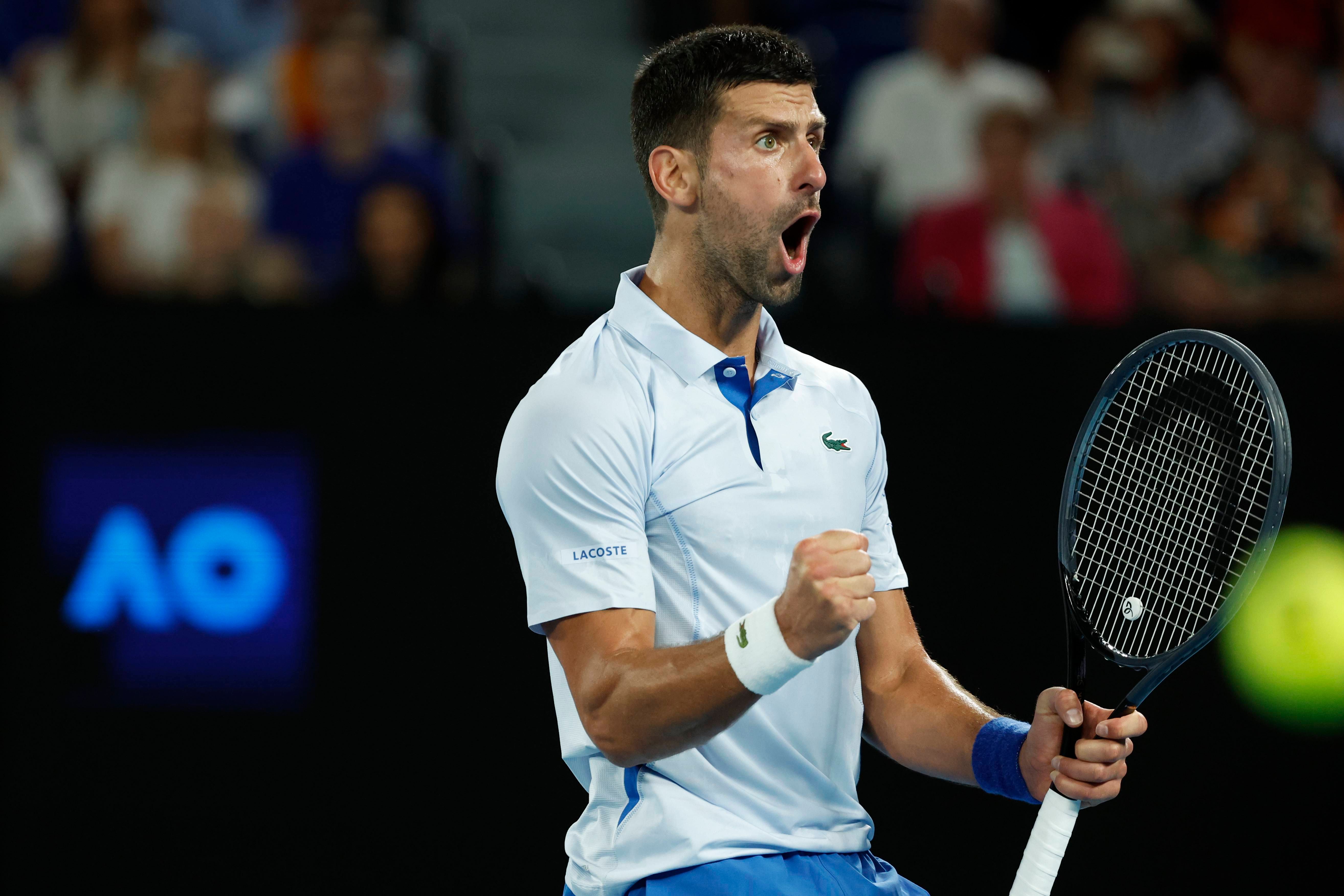 Novak Djokovic celebra su victoria ante Fritz en el Open de Australia.