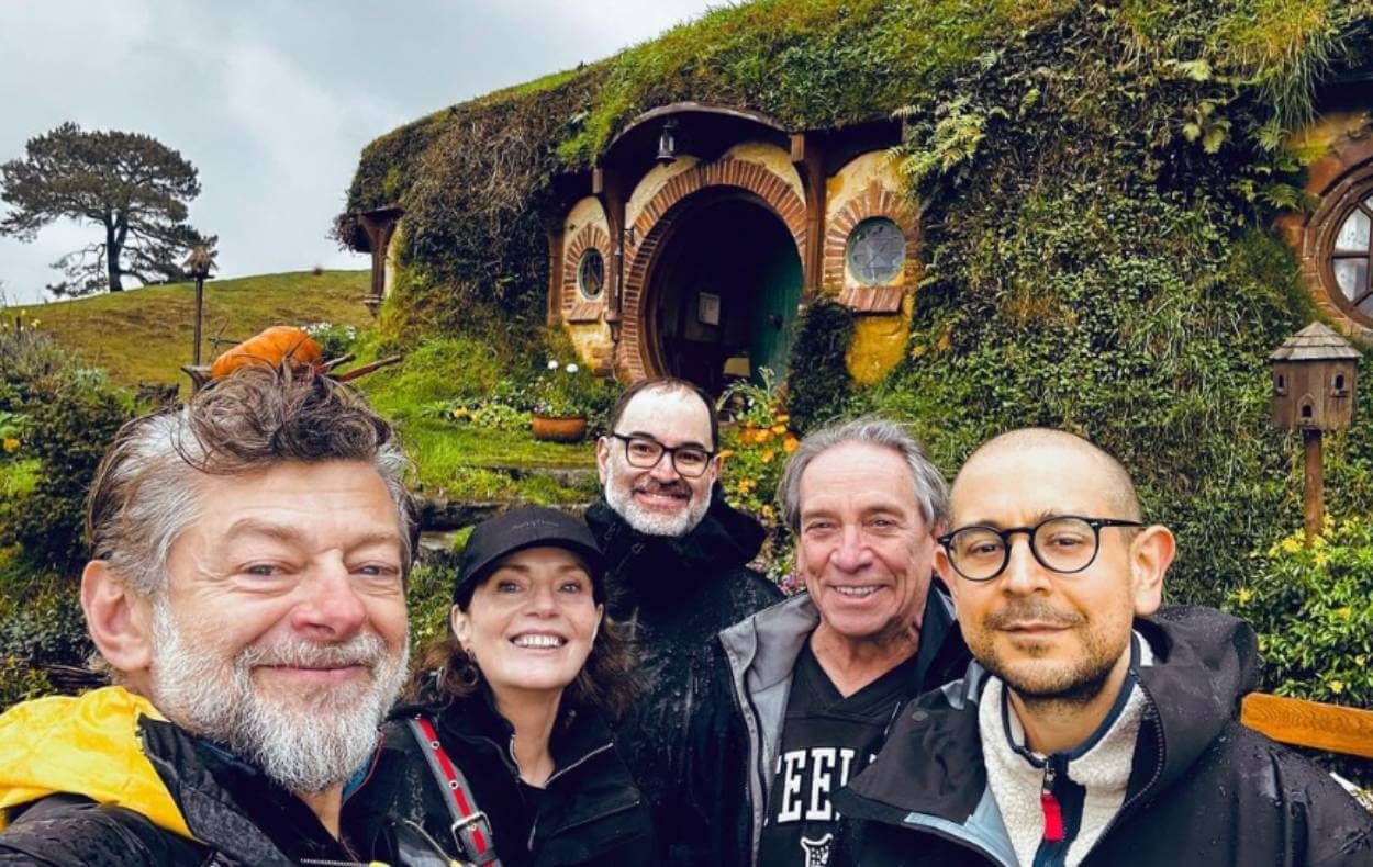  Andy Serkis y su equipo, en Nueva Zelanda para rodar El Señor de los Anillos: the Hunt for Gollum (Imagen: @artypapageorgiou)