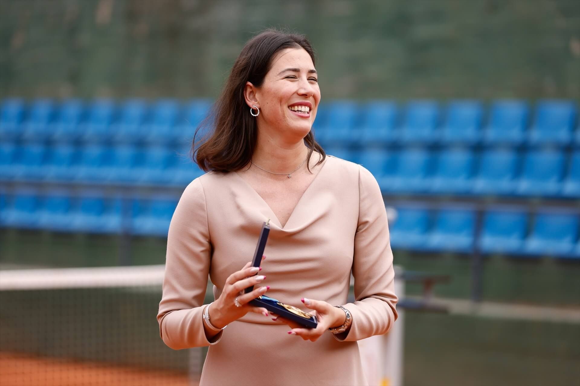  Garbiñe Muguruza, recibiendo la medalla al mérito deportivo