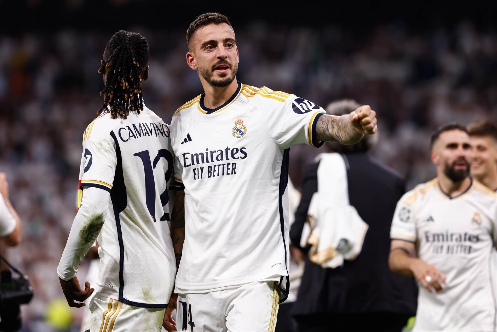  Joselu tras la victoria del Real Madrid con Dani Carvajal al fondo