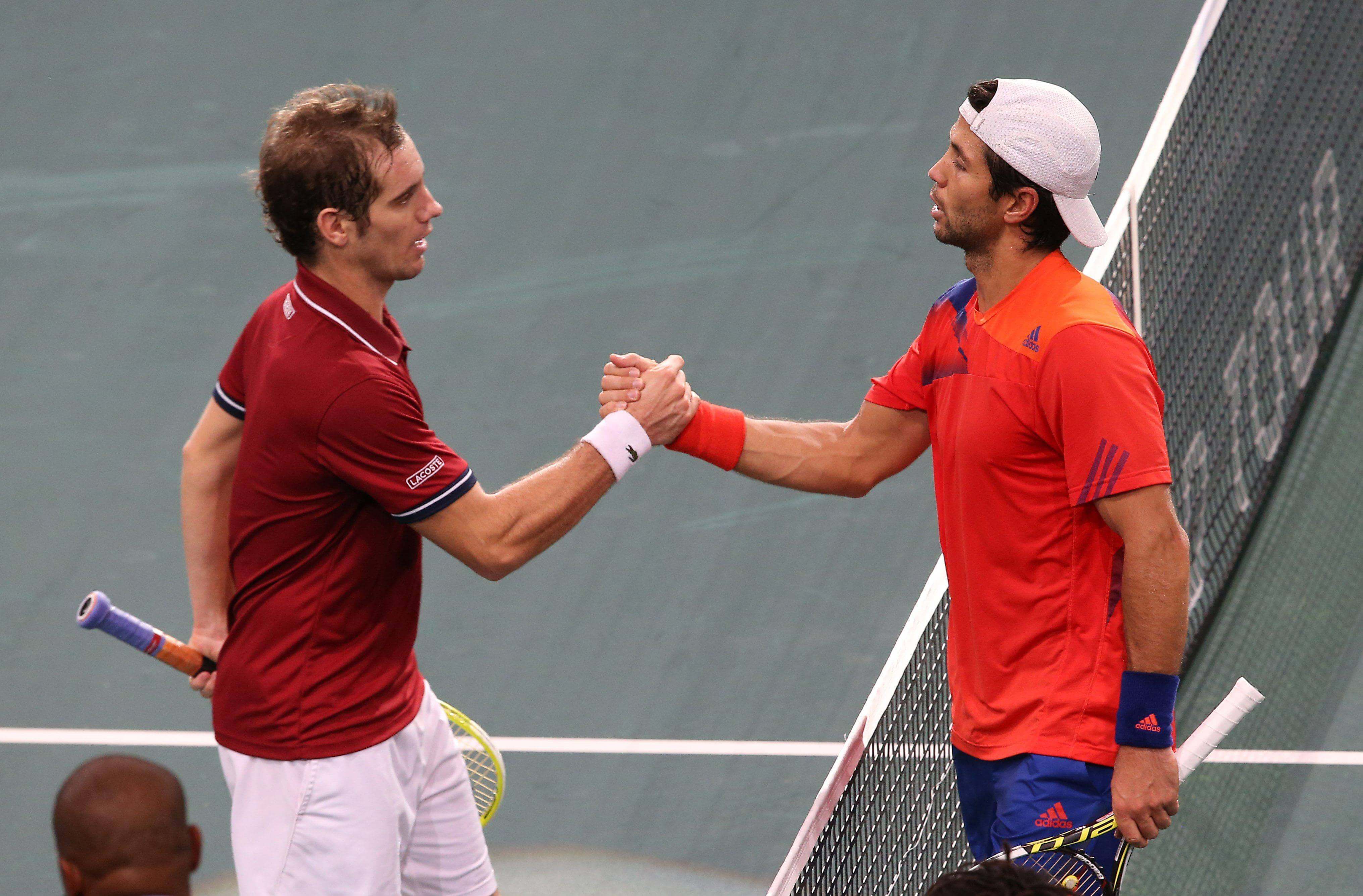 Fernando Verdasco saluda a Andy Murray tras un partido.