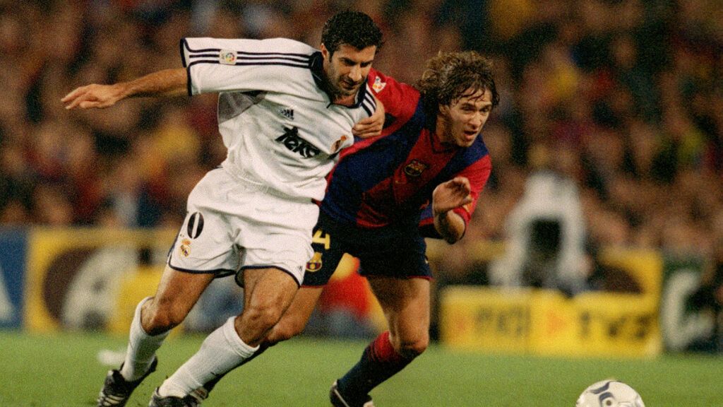  Figo y Puyol en un Clásico (Cordon Press)