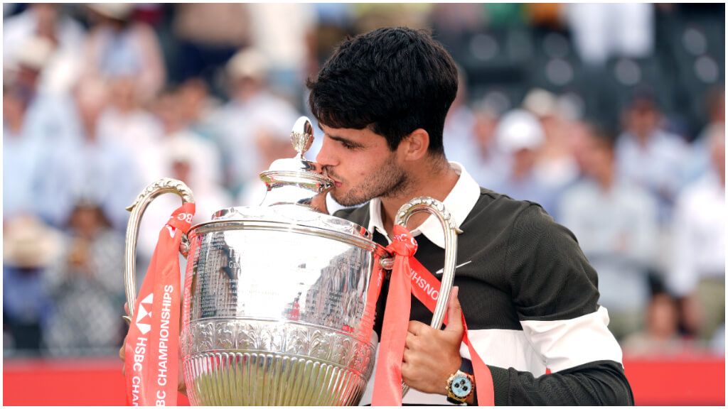  Carlos Alcaraz consigue el torneo de Queen's.