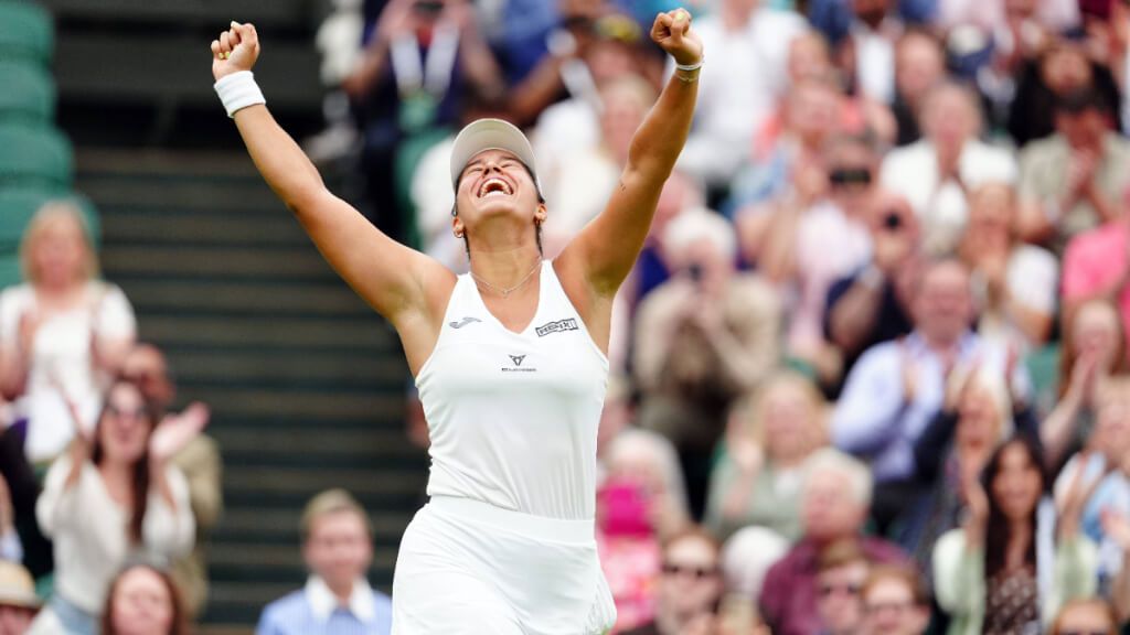 Jéssica Bouzas celebra su victoria en Wimbledon (foto: Cordon Press).
