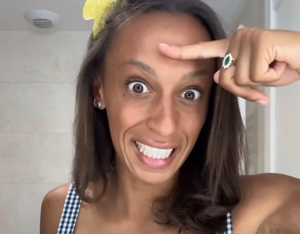  Ana Peleteiro contando el drama de su pelo (Captura de @apeleteirob)