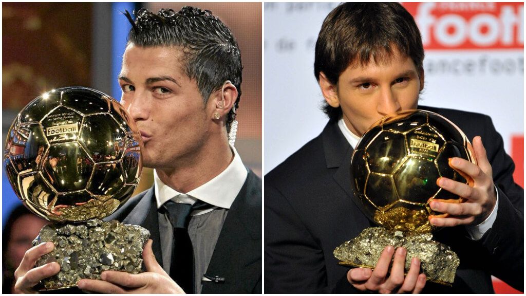  Cristiano Ronaldo y Leo Messi con los Balones de Oro de 2008 y 2009, respectivamente