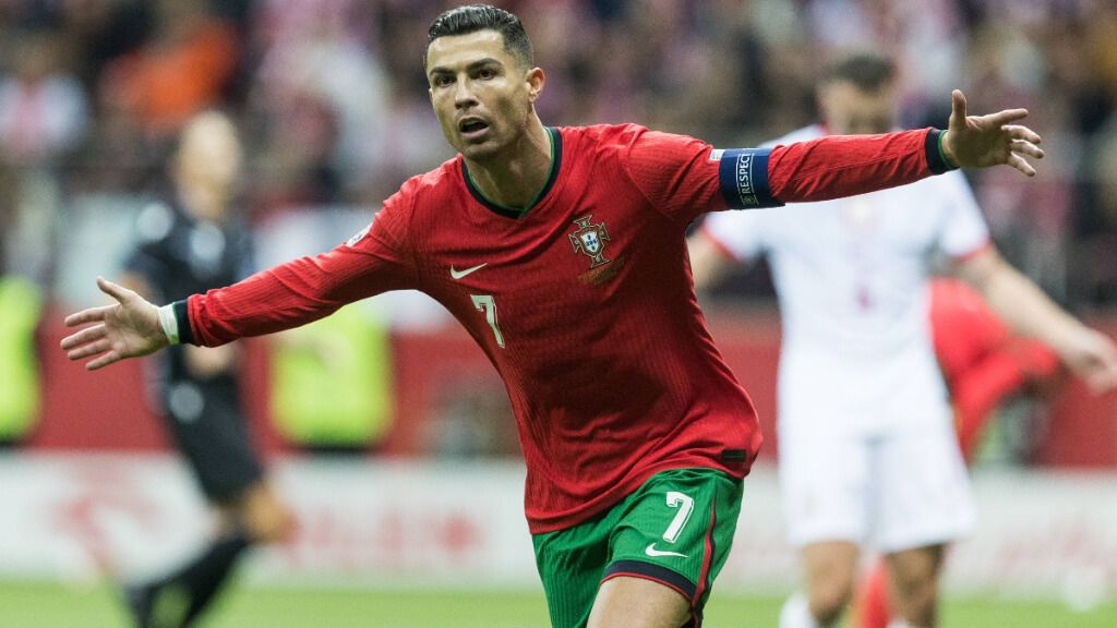  Cristiano Ronaldo celebra su gol con Portugal