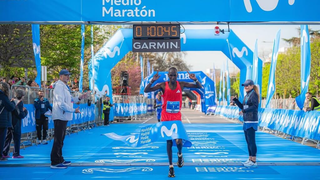Levy Kibet Chematot ganó la prueba masculina del Medio Maratón (foto: Movistar Madrid Medio Marat
