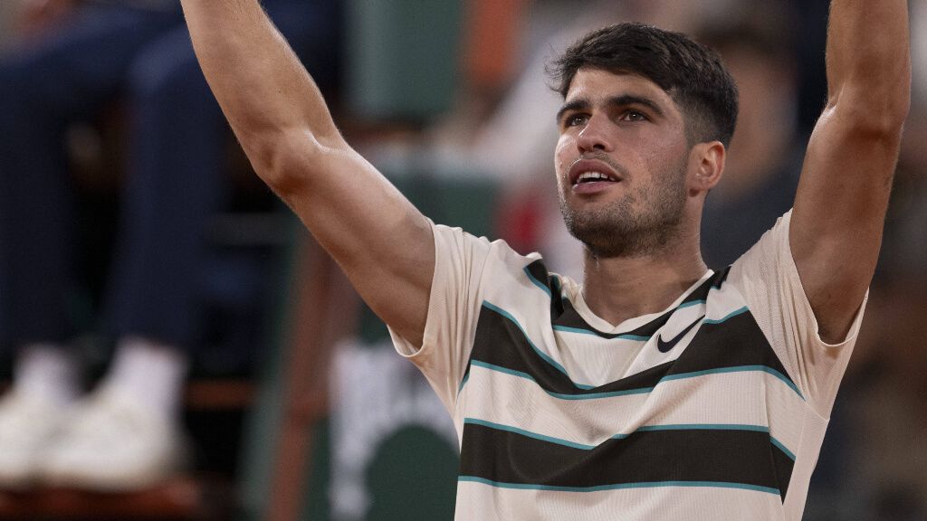  Carlos Alcaraz, después de vencer en Roland Garros (Cordon Press).