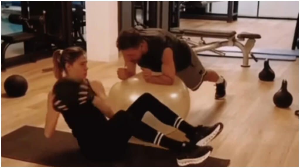 Simeone entrenando el día de San Valentín junto a su mujer.