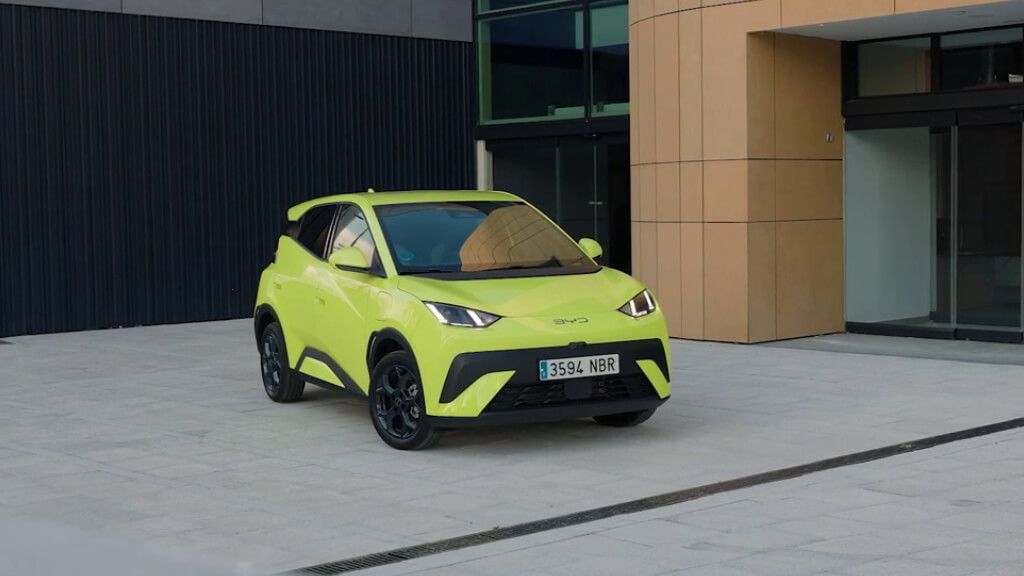  Gonzalo Serrano prueba el BYD Dolphin Surf