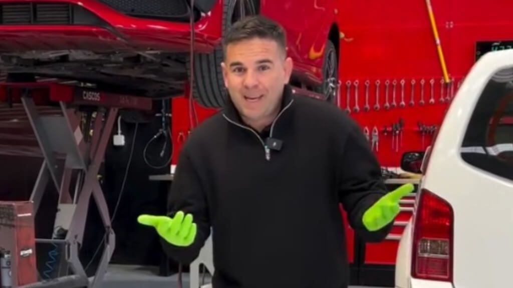  Ángel Gaitán responde a la negativa de BYD a llevar vehículos a su taller (Ángel Gaitán insta)