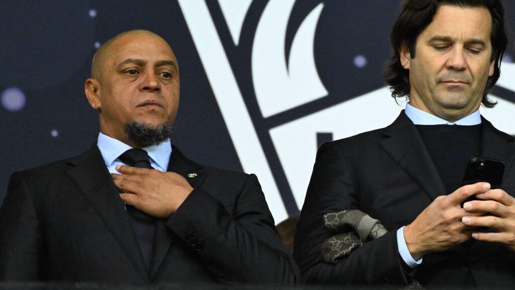  Roberto Carlos y Solari, en el partido del Real Madrid contra el Lille en Champions League (Cordon