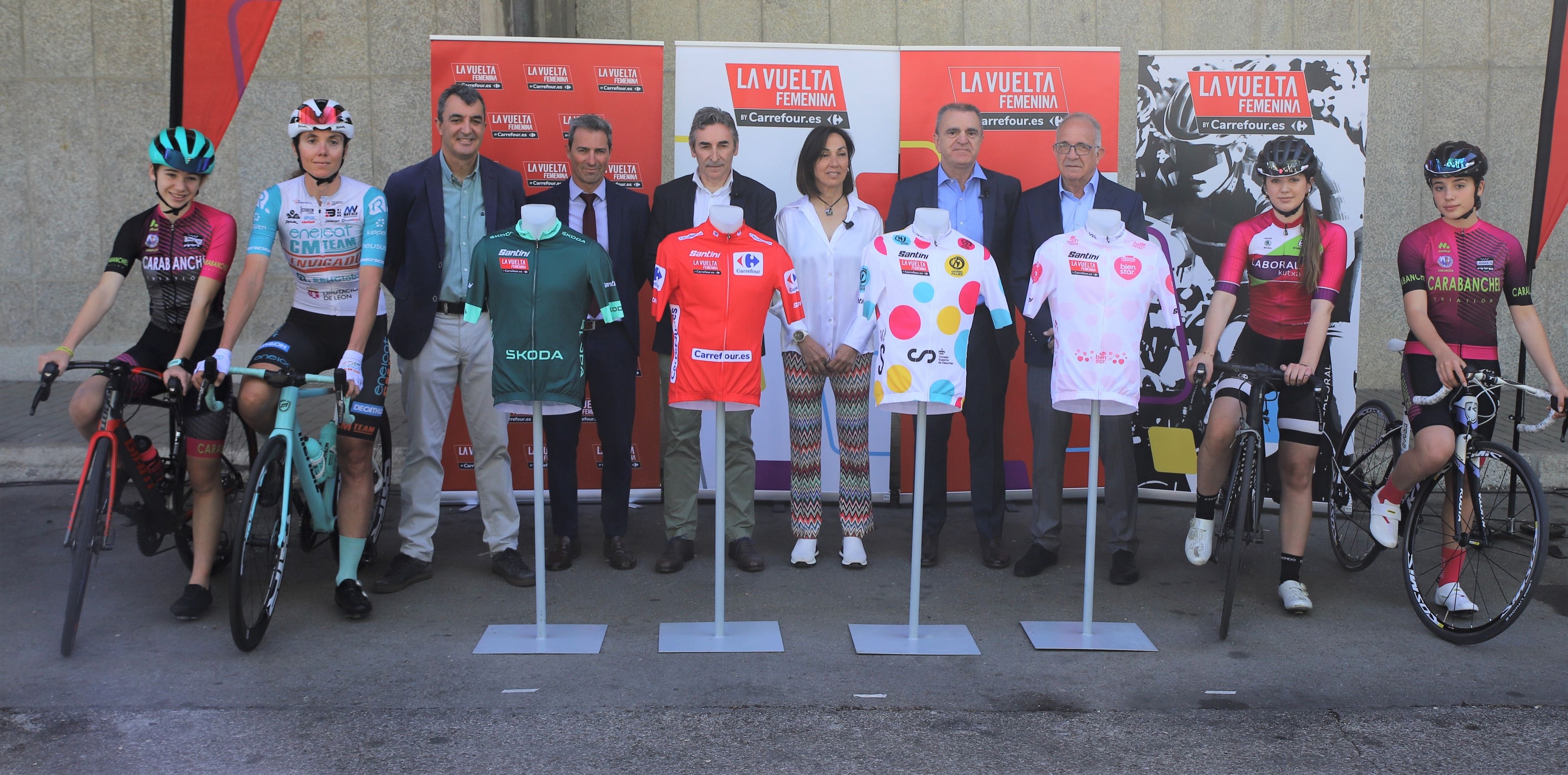  Unipublic y el Consejo Superior de Deportes presentan las camisetas de líder de La Vuelta Femenina.