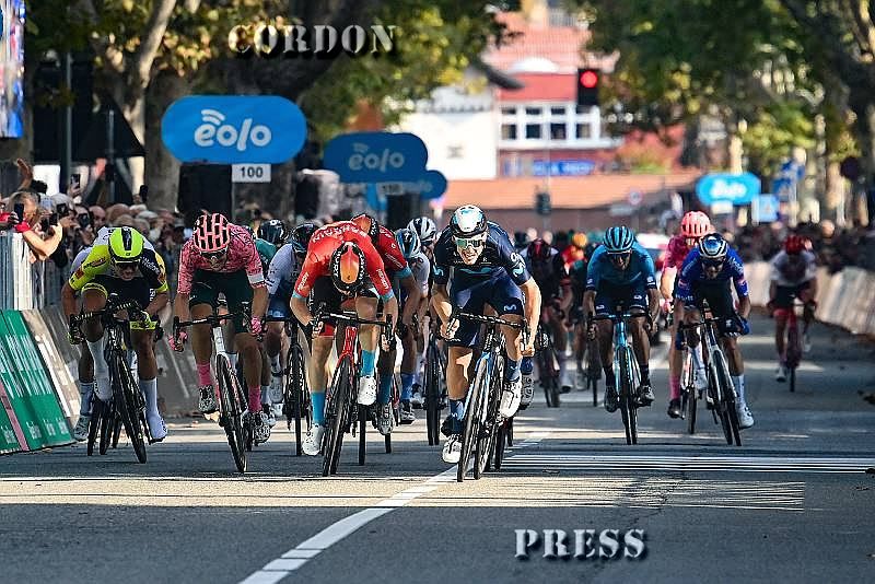 García-Cortina con Movistar