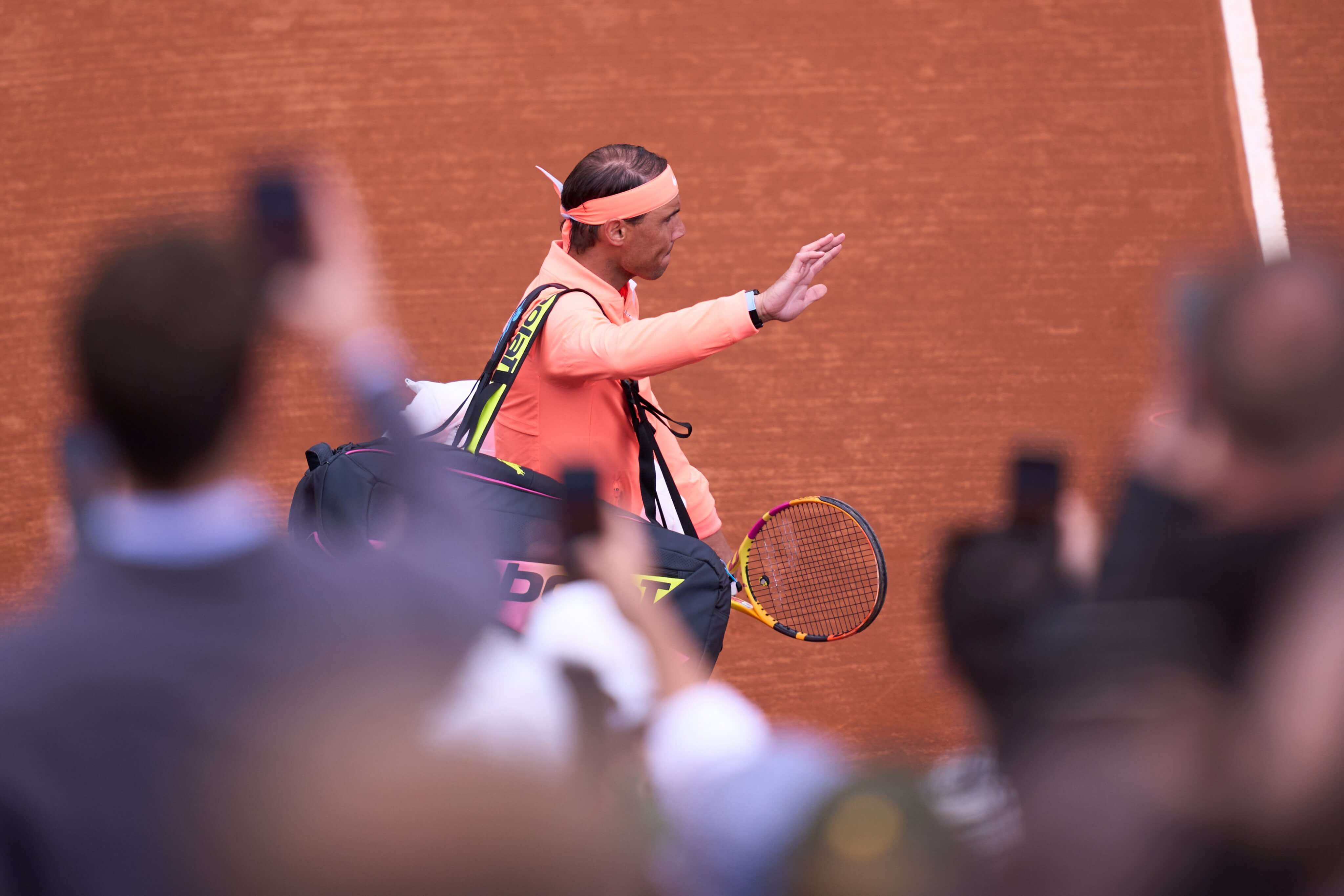  Rafa Nadal, entrando en la pista que lleva su nombre