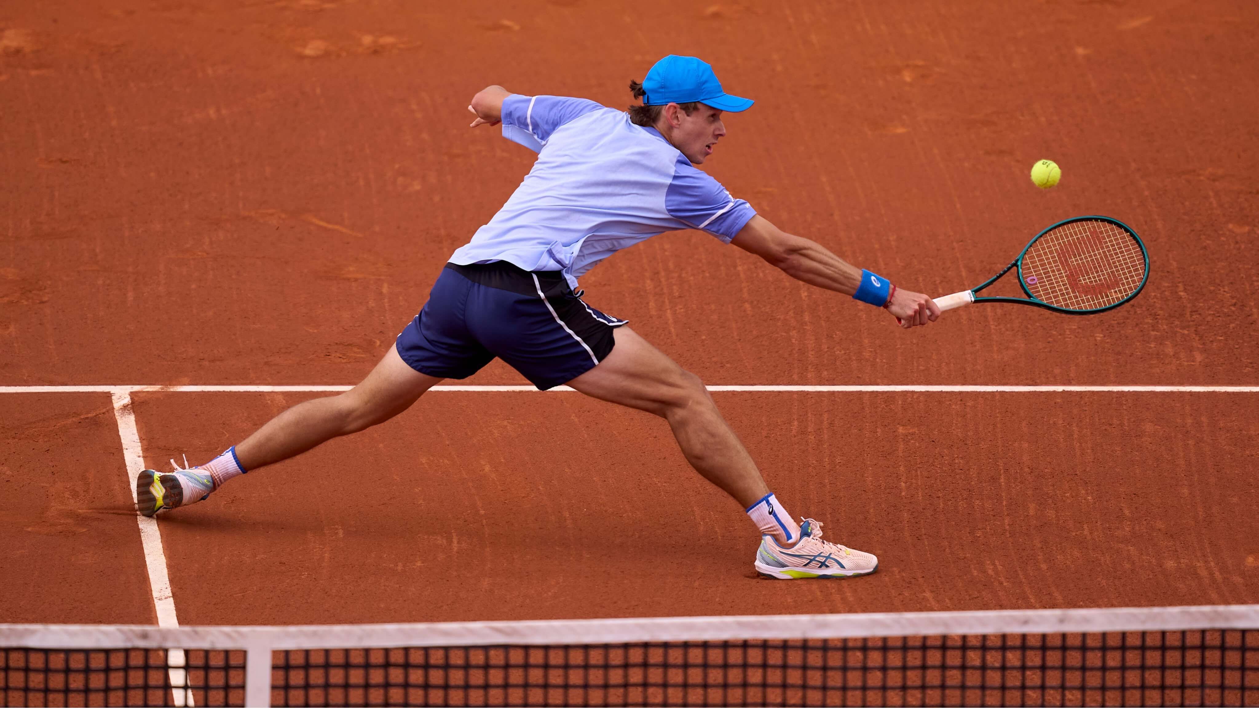  Álex De Miñaur en su partido contra Rafa Nadal