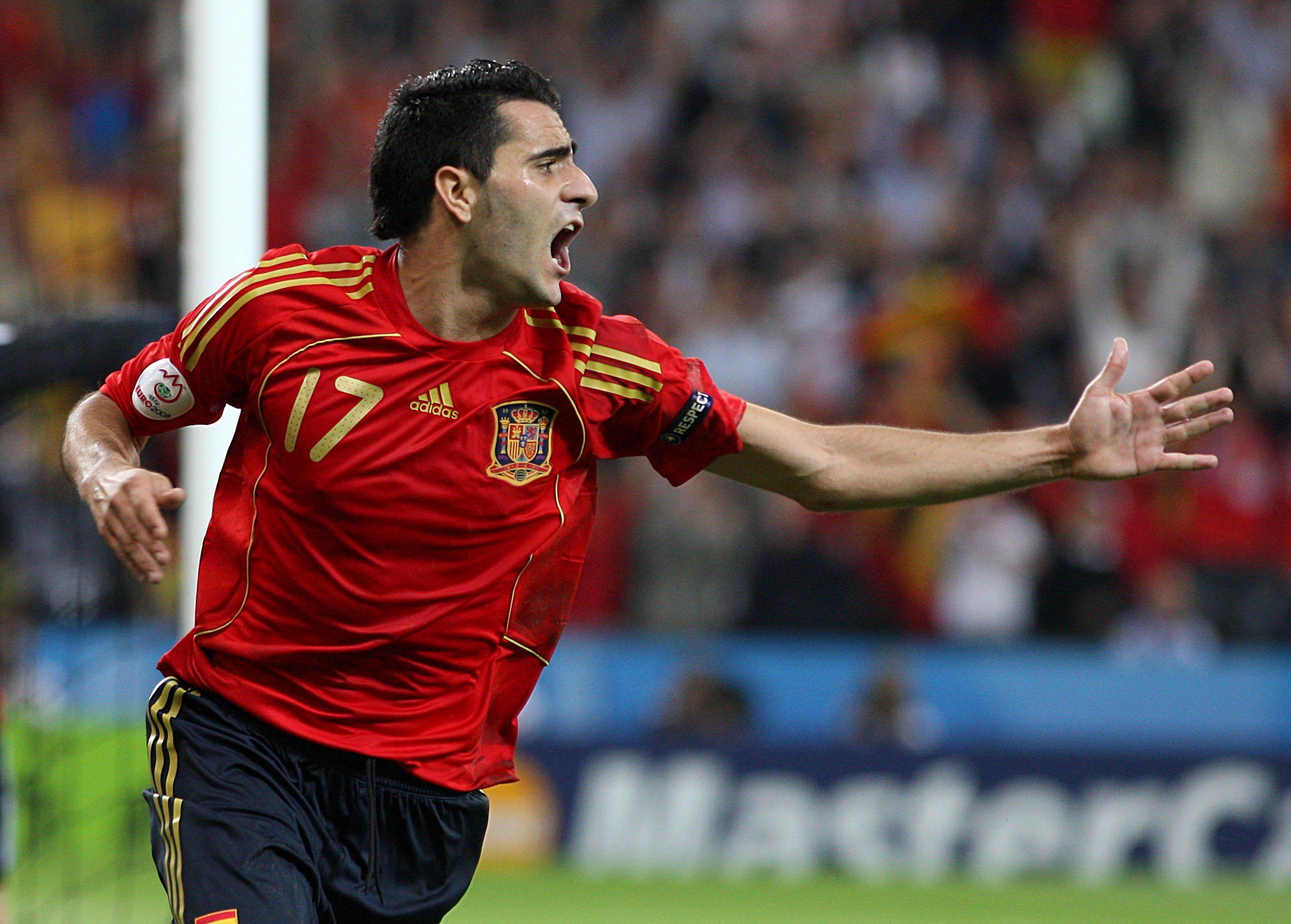 Dani Güiza celebra un gol con España en la Euro 2008.