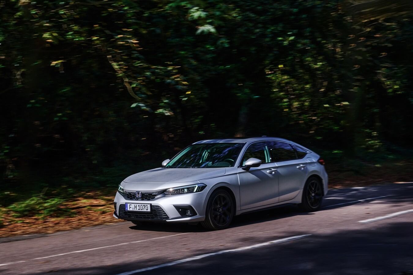  El Honda Civic e:HEV más plateado.