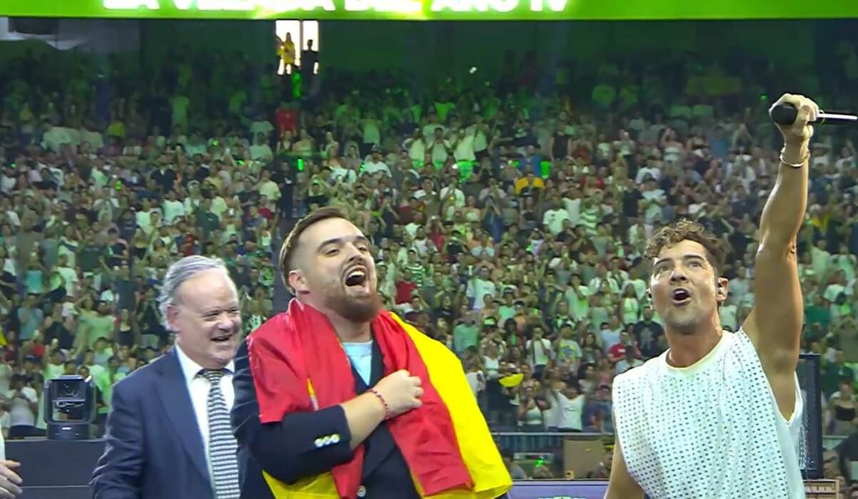  Ibai Llanos cantando junto a David Bisbal en La Velada del año 4.