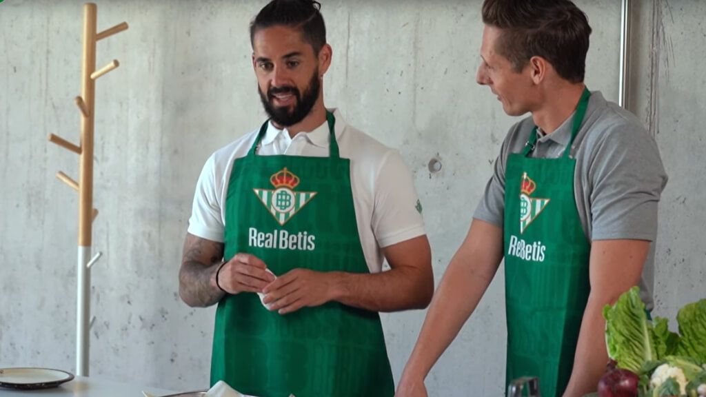  Isco Alarcón en el primer capítulo del podcast 'Salud y Betis' (Foto: Canal de Real Betis Balompi