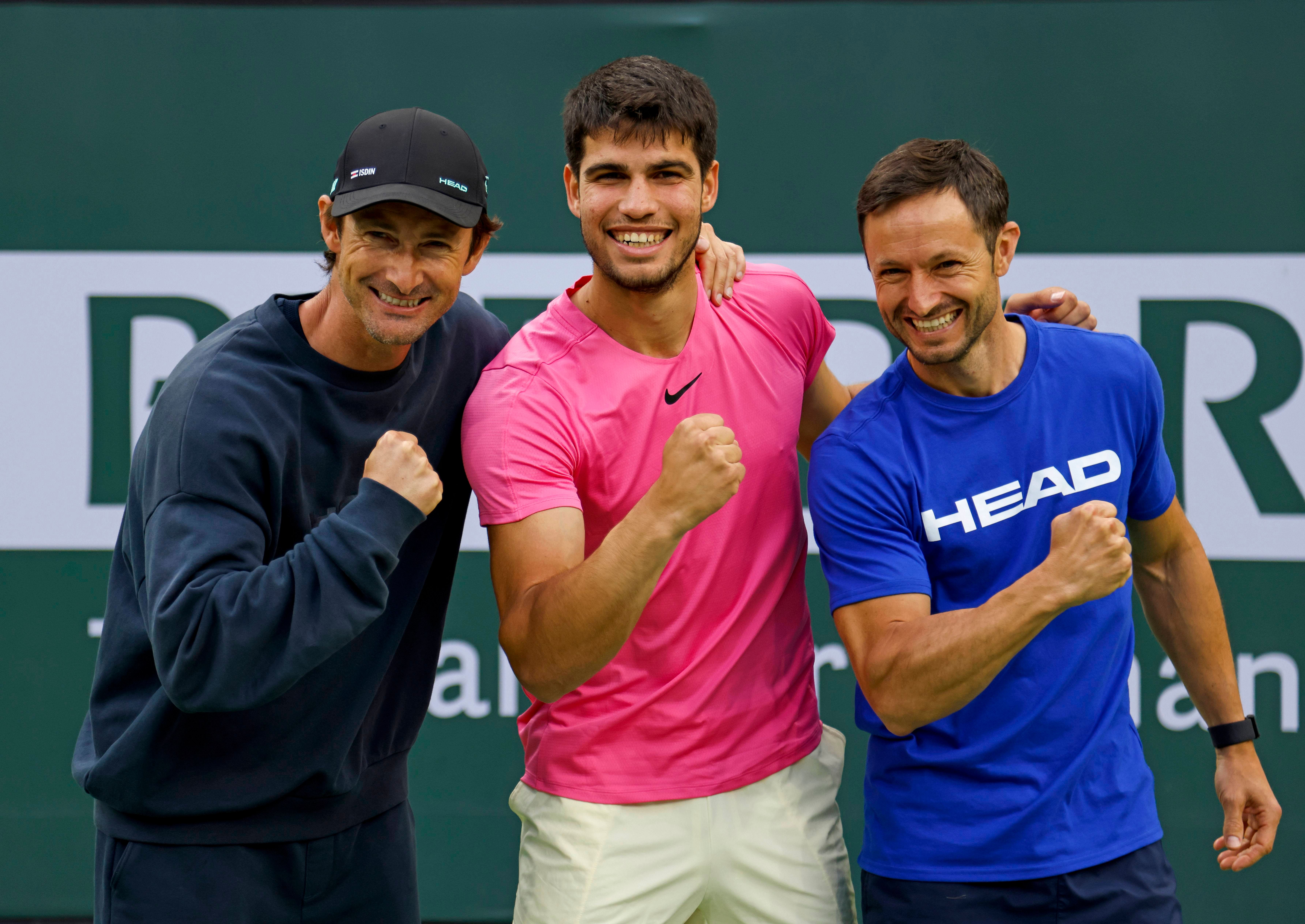 Juan Carlos Ferrero, Carlos Alcaraz y Juanjo Moreno en Indian Wells.