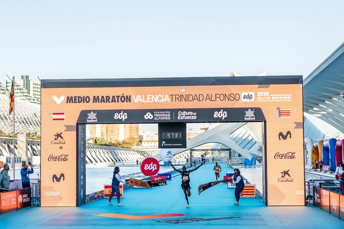  Kandie bate el récord del mundo de Medio Maratón