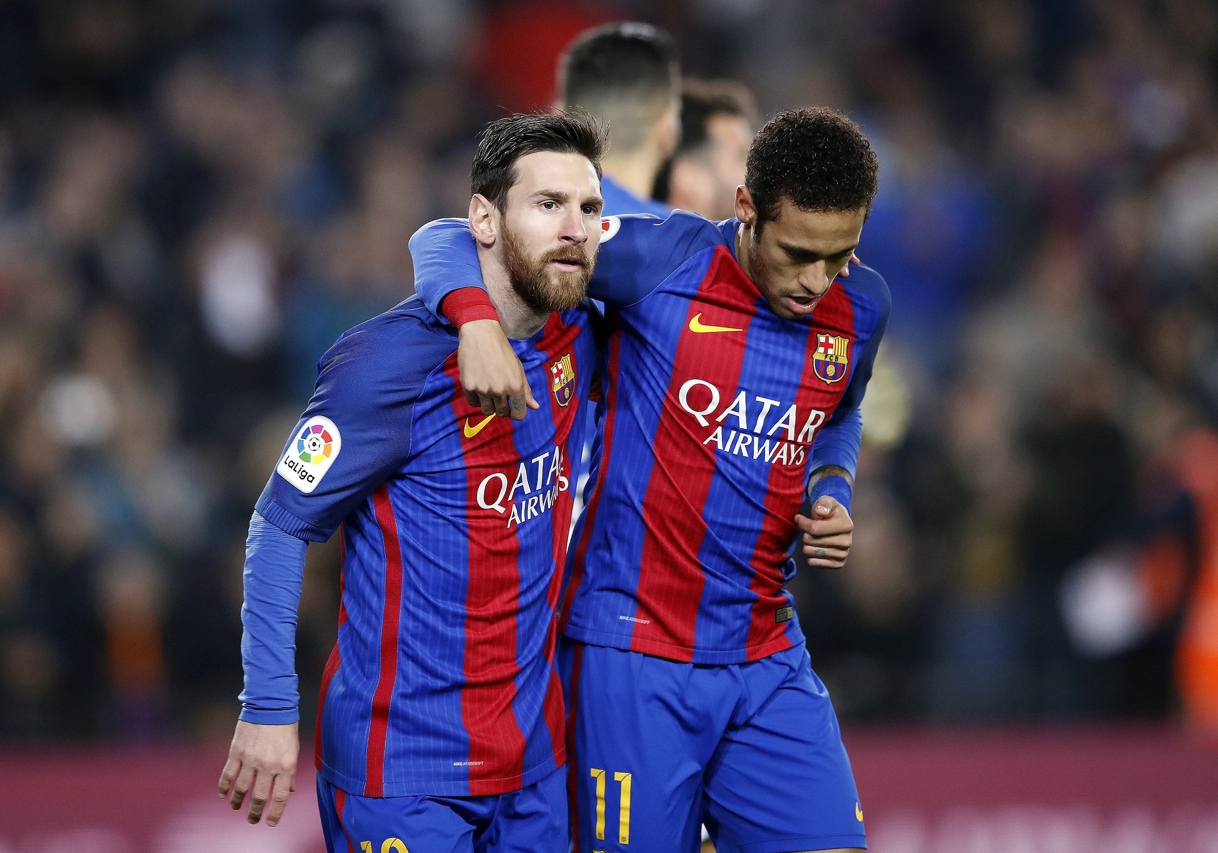 Leo Messi y Neymar celebran un gol con el Barcelona.