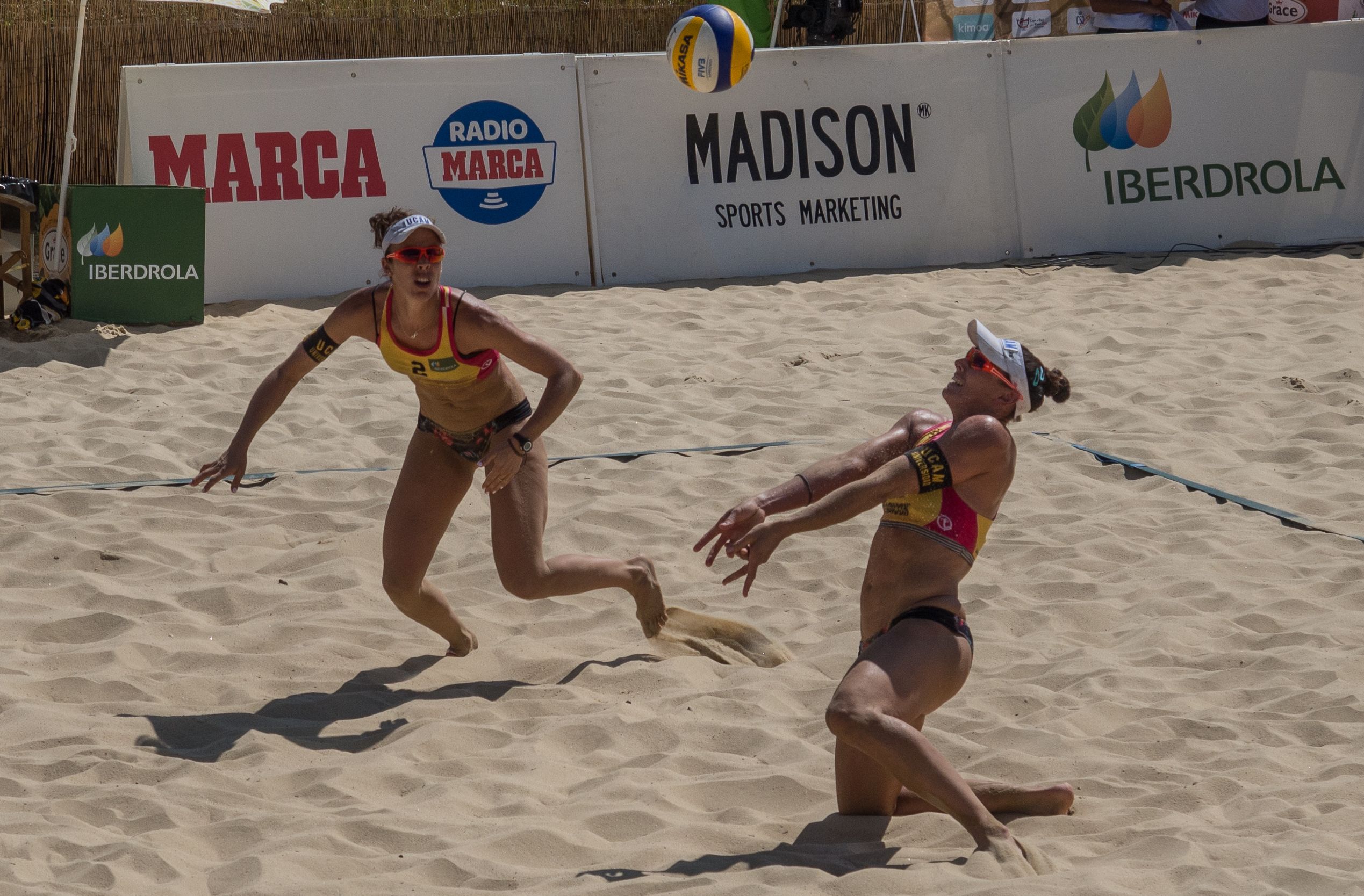  Lili Fernández y Elsa Baquerizo, durante un partido.