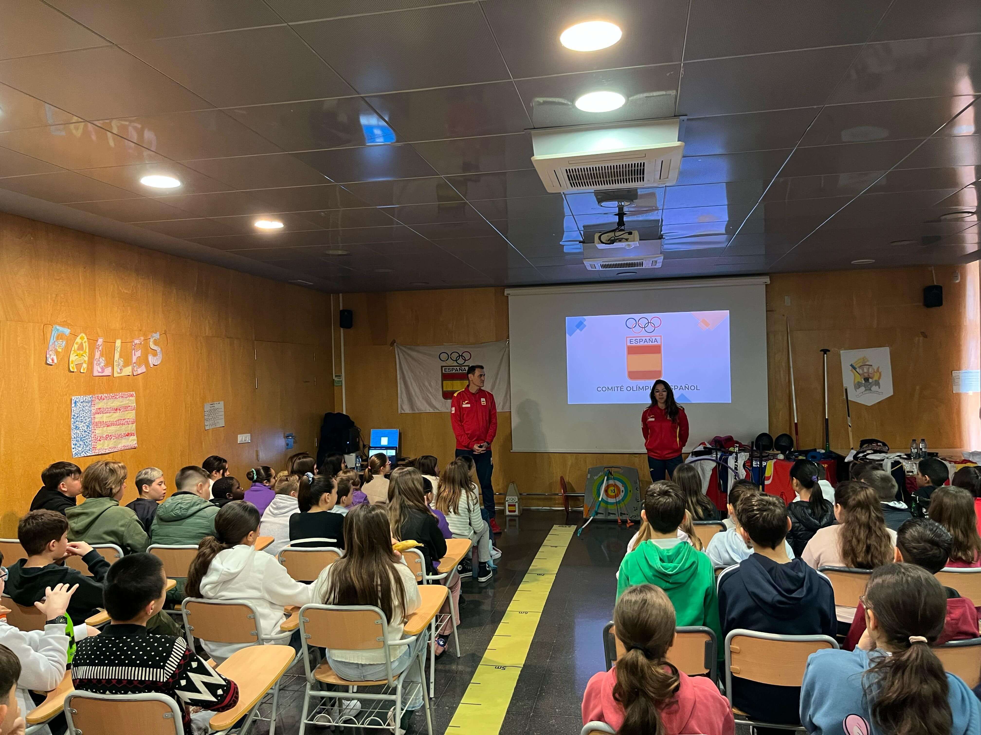  Los Olímpicos de FER llegan a las aulas valencianas