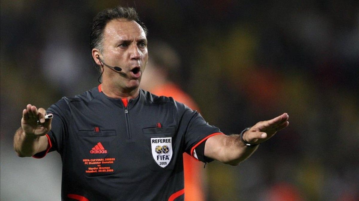  Luis Medina Cantalejo, durante un partido internacional.