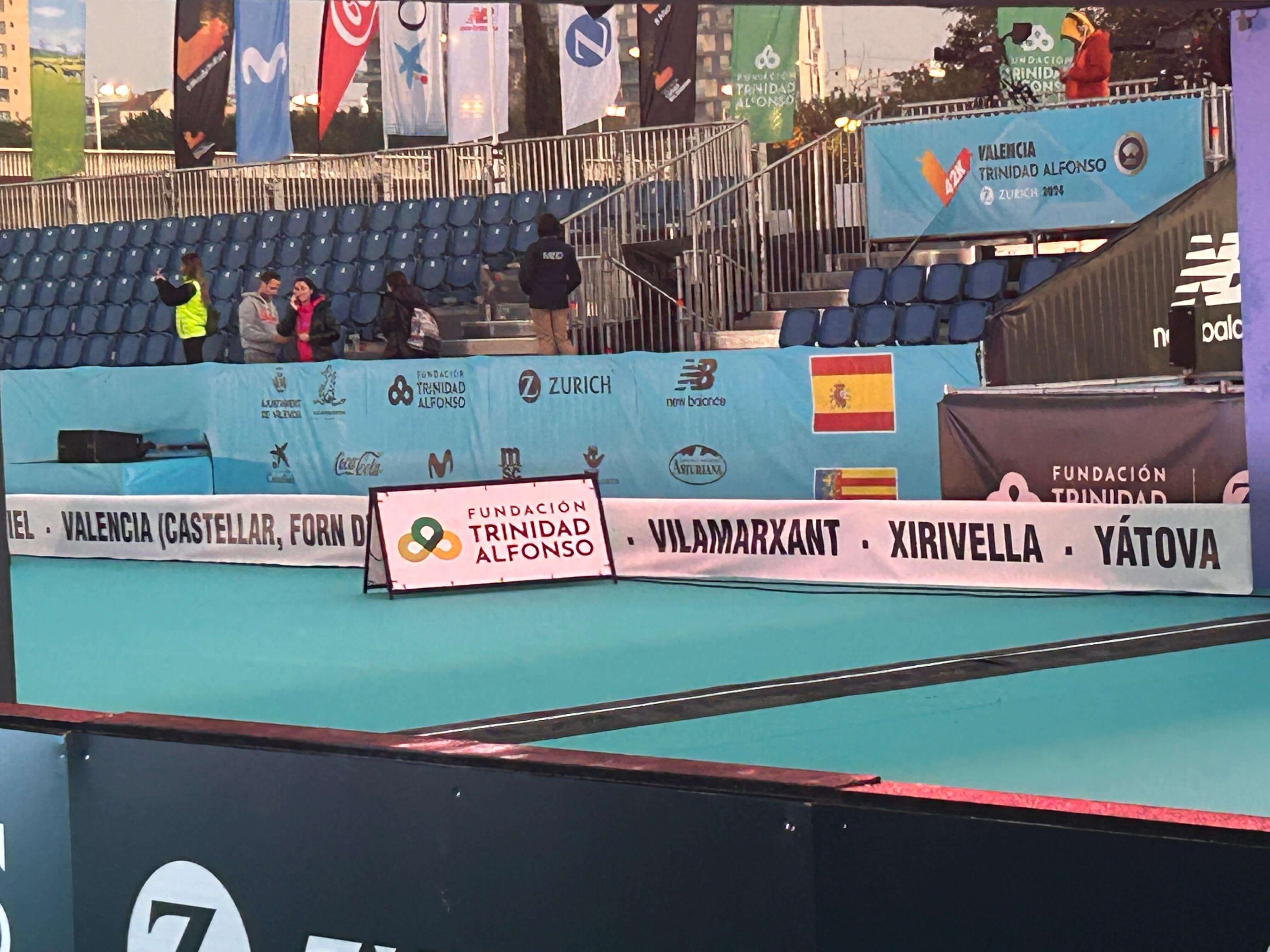  Maratón Valencia 2024 con el nombre de los pueblos afectados por la DANA