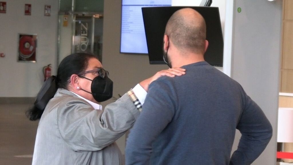  María del Monte y Antonio Tejado en el funeral de su padre (Europa Press)