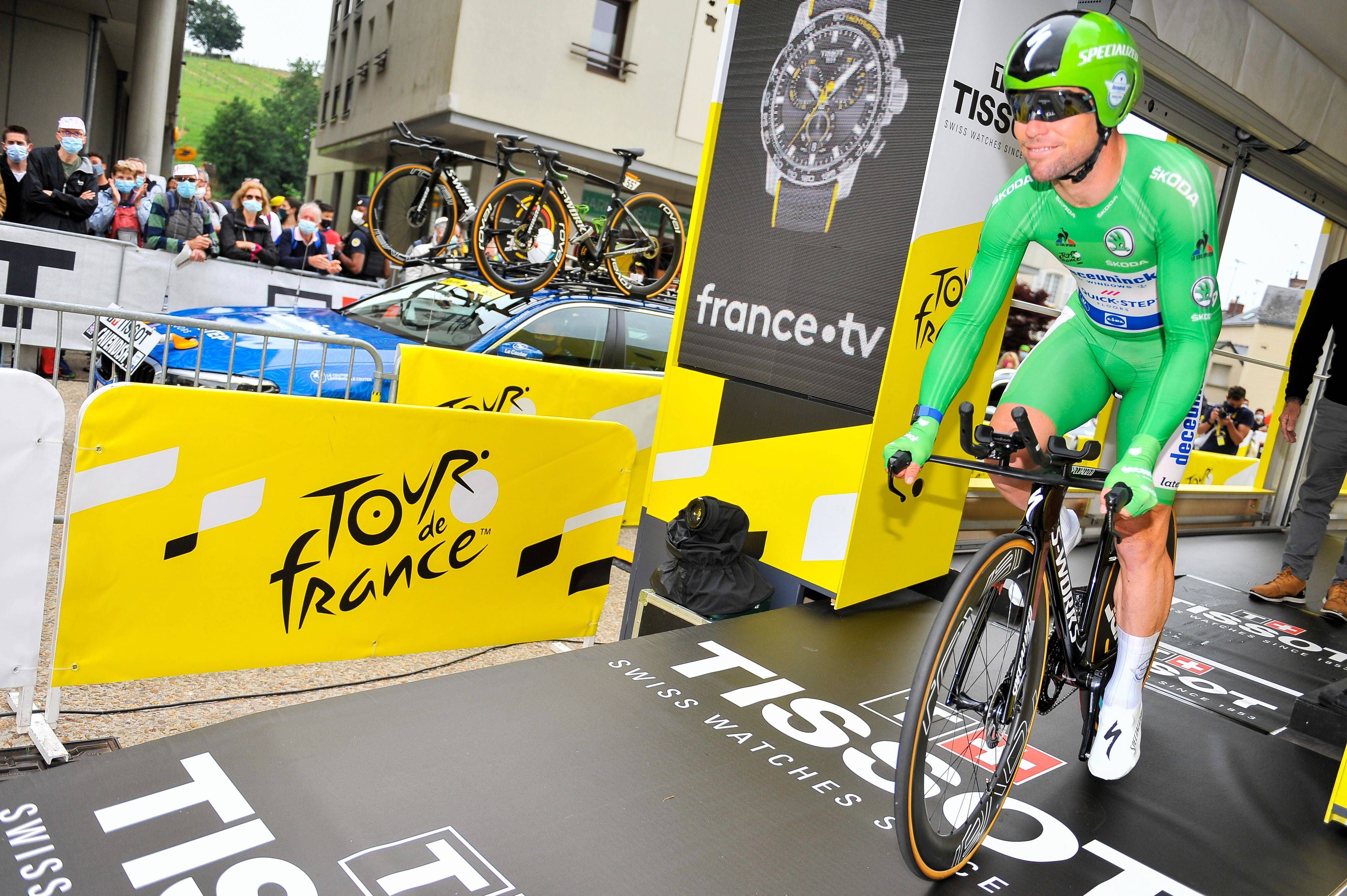 Mark Cavendish toma salida en el Tour de Francia.