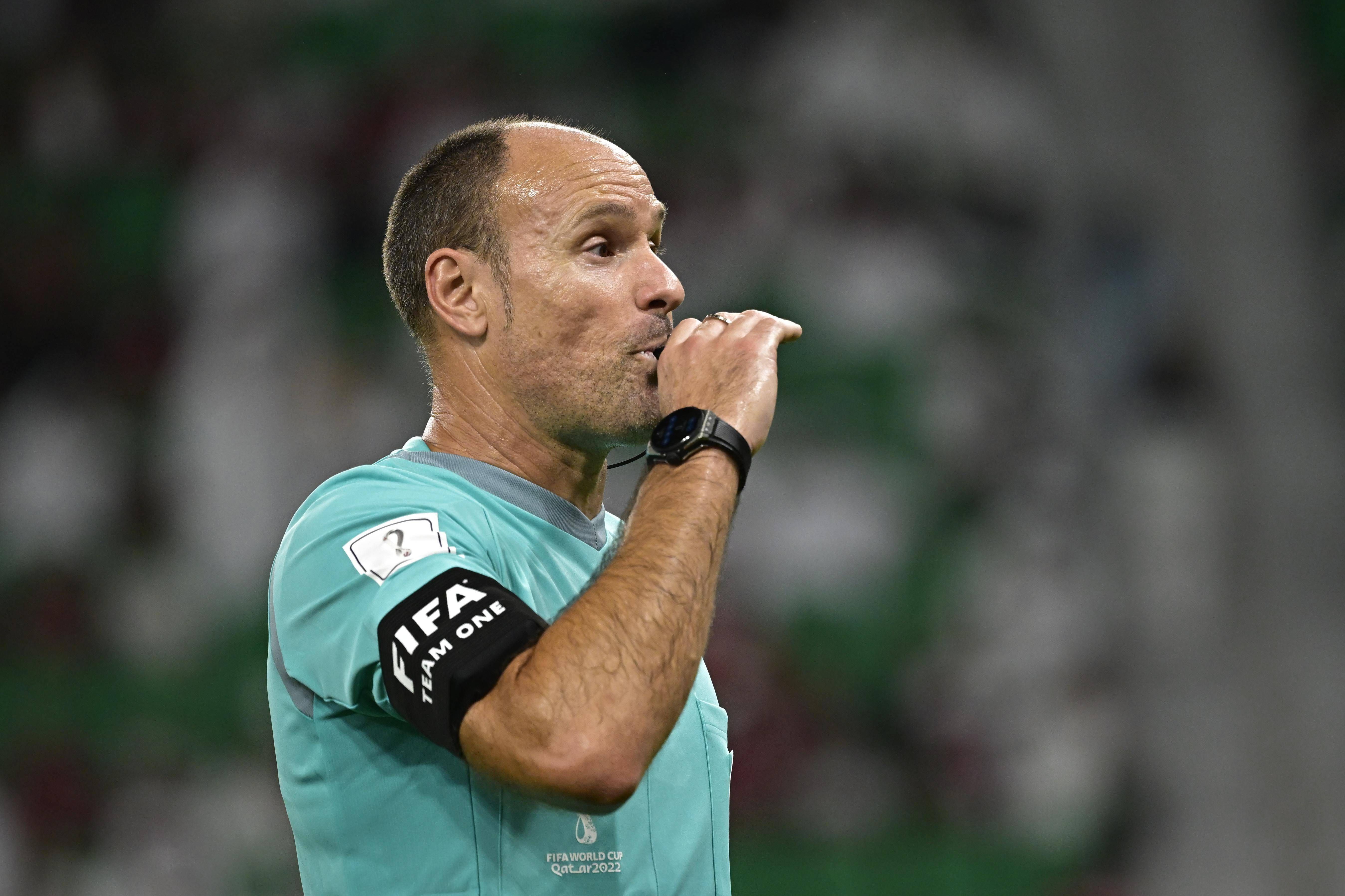 Mateu Lahoz, en un partido del Mundial.