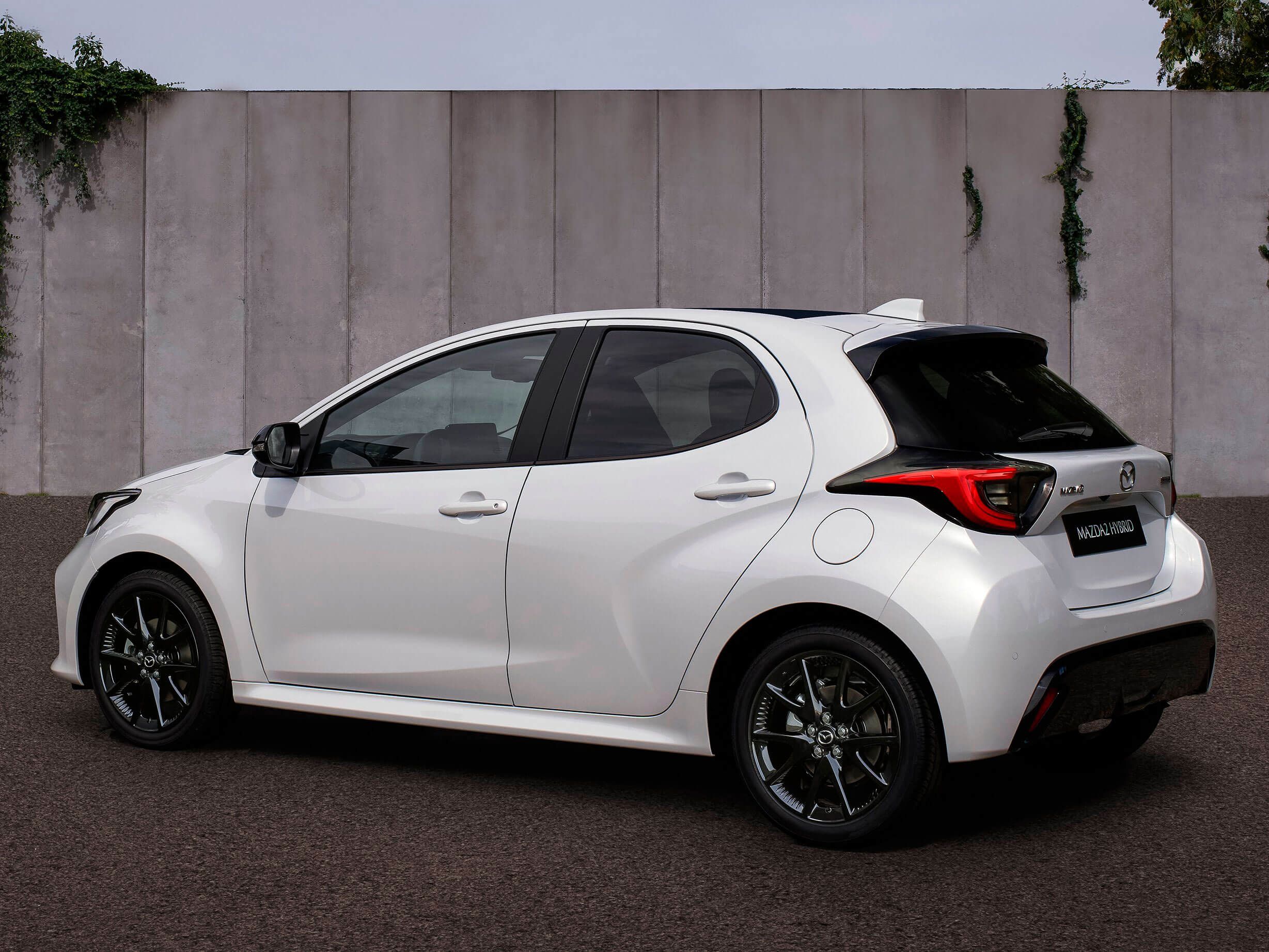  Mazda2