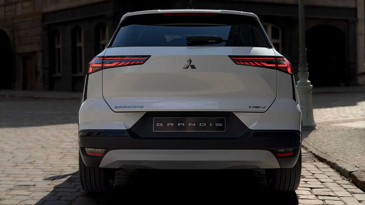  Mitsubishi Grandis 2025