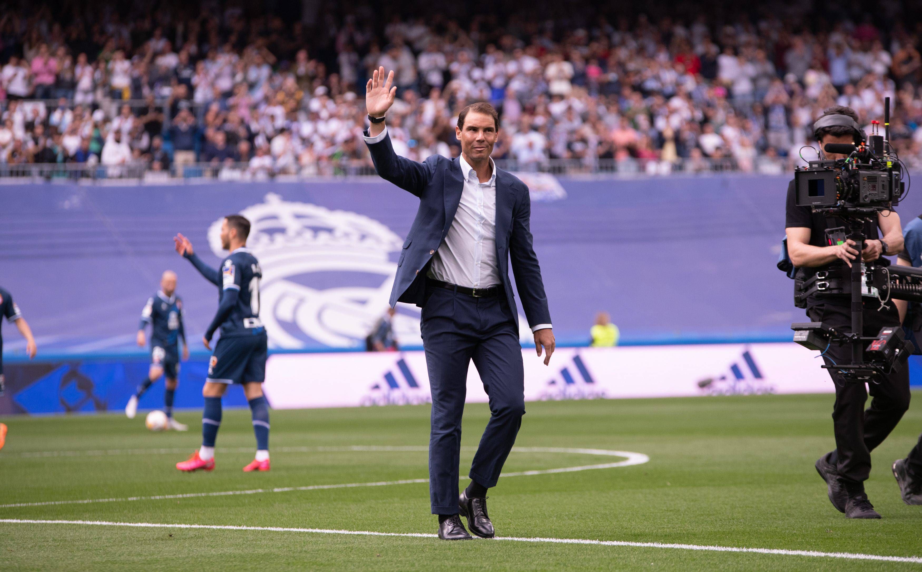  Rafa Nadal, ovacionado en el Bernabéu.