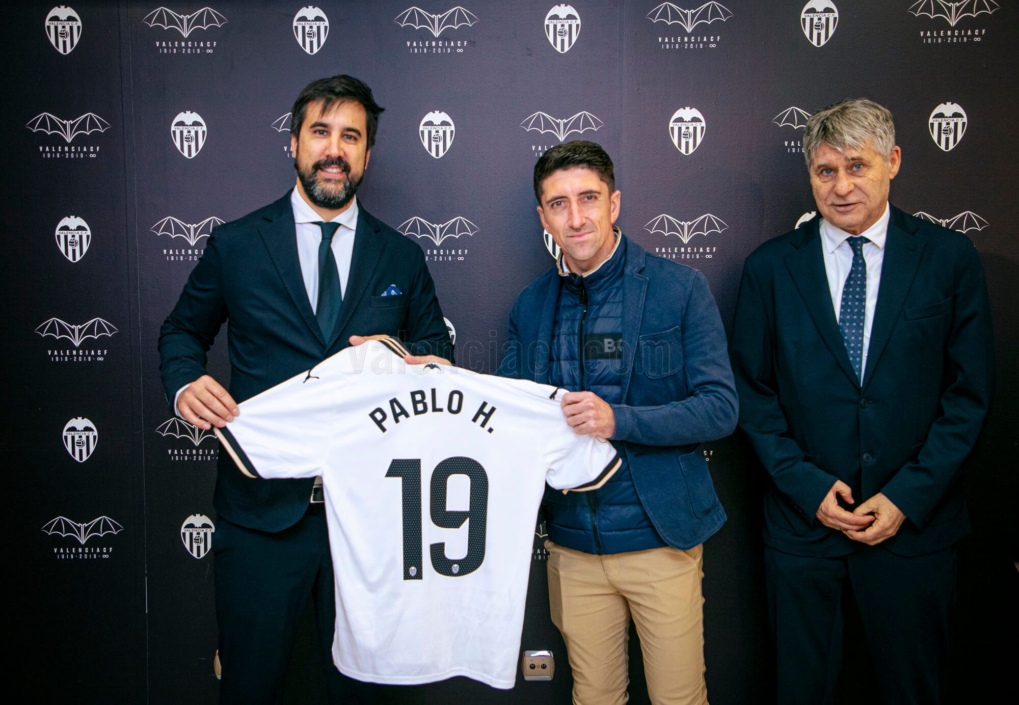 Pablo Hernández homenajeado en Mestalla